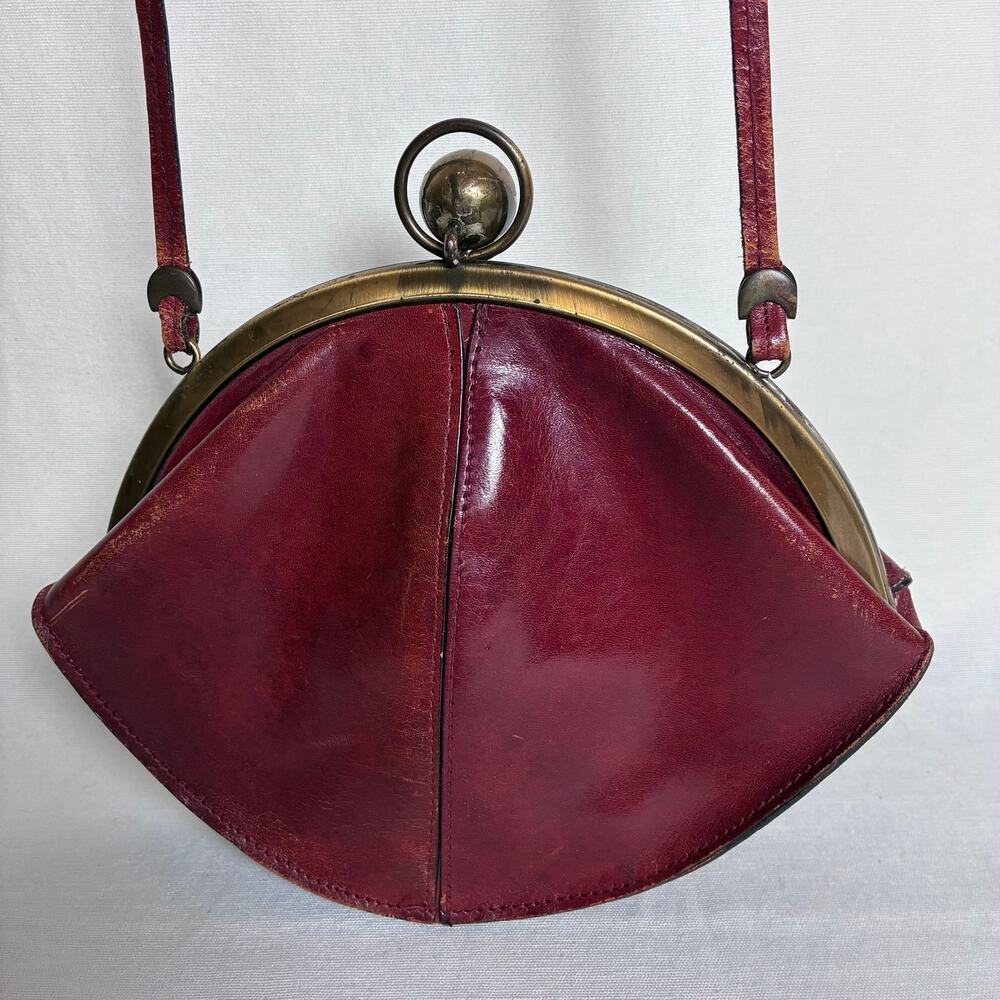 Vintage Italian Leather Fan Purse Whimsigoth Dark Academia Orb Kiss Lock Bag
